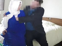 Boss mans cock got suck by lonely Arab gal